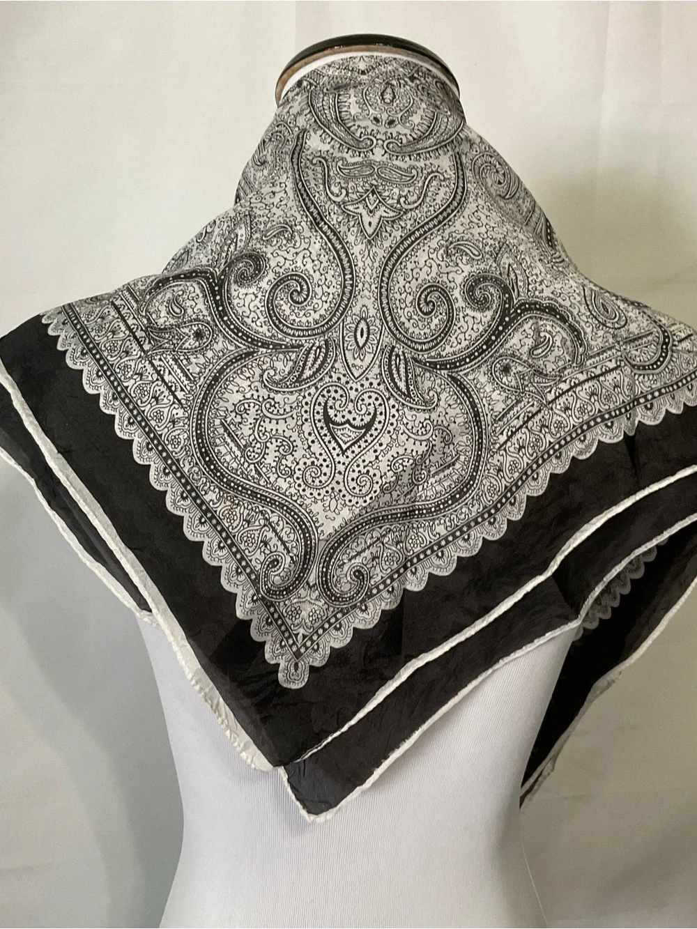 N/A elegant black